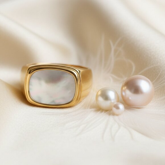 🆕️Elegant 18K Gold Plated  Stainless Steel Fashion Chunky Shell Statement Ring - Picture 6 of 9